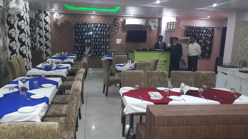 Imagen del bar/restaurante del Hotel M S. Foto 3