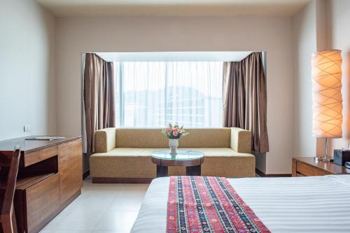 Imagen de la habitación del Hotel M Social Phuket. Foto 7