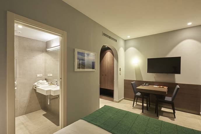 Imagen de la habitación del Hotel M Suite, Dar El Be&iuml;da. Foto 15
