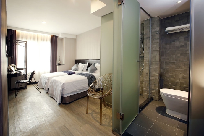 Imagen de la habitación del Hotel M1 North Point. Foto 8