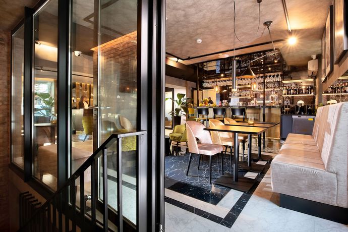 Imagen de los interiores del Hotel M29. Foto 17