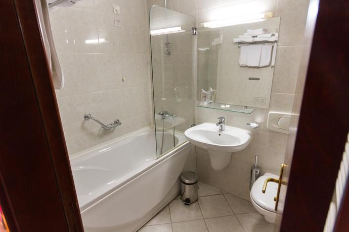 Imagen de la habitación del Hotel M3. Foto 6
