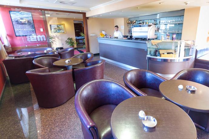 Imagen del bar/restaurante del Hotel M3. Foto 2