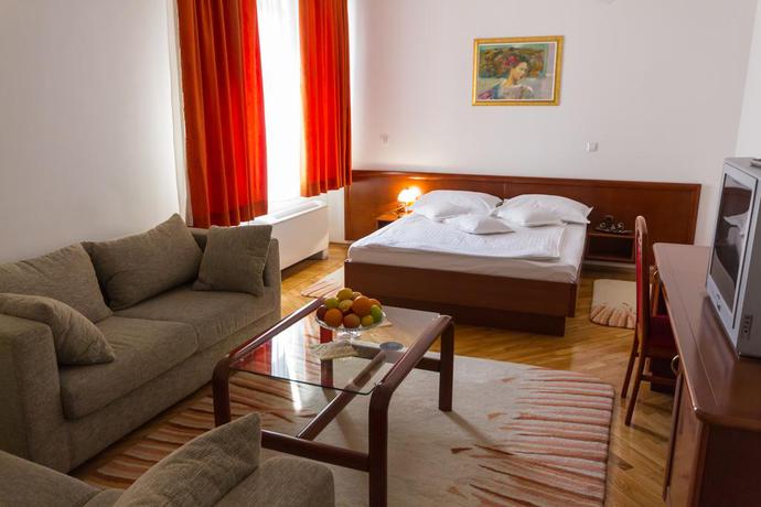 Imagen de la habitación del Hotel M3. Foto 7