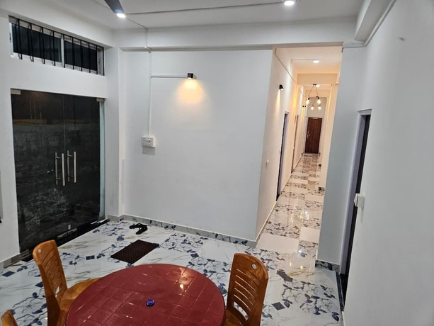 Imagen del bar/restaurante del Hotel MAA VAISHNO INN. Foto 2