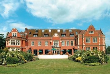 Imagen de los exteriores del Hotel MACDONALD SAVILL COURT HOTEL & SPA. Foto 3