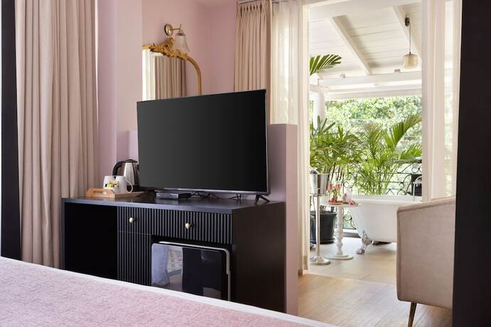 Imagen general del Hotel MADEMOISELLE BOUTIQUE HOTEL and CAFE. Foto 2