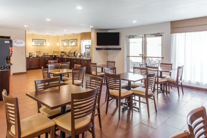 Imagen del bar/restaurante del Hotel MAINSTAY SUITES, North Fayette Township. Foto 3