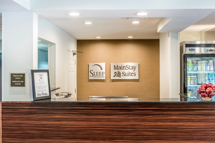 Imagen de los interiores del Hotel MAINSTAY SUITES, North Fayette Township. Foto 12