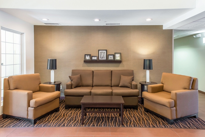 Imagen de los interiores del Hotel MAINSTAY SUITES, North Fayette Township. Foto 14