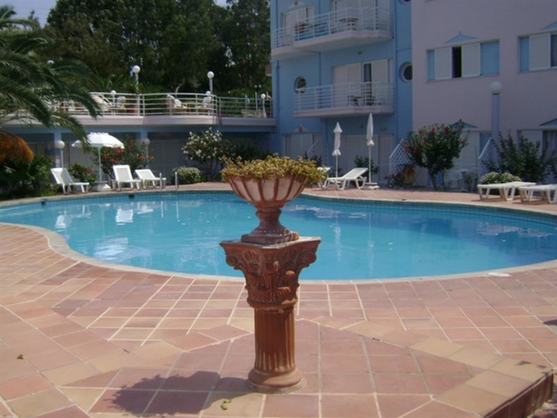 Imagen general del Hotel MALIEVI VILLA. Foto 3