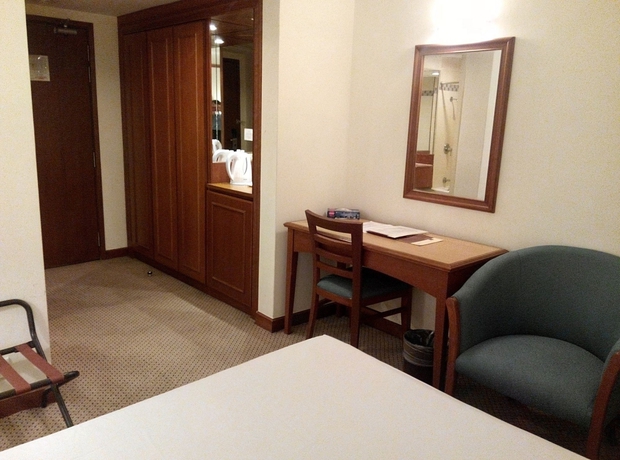Imagen de la habitación del Hotel MANDARIN COURT. Foto 10