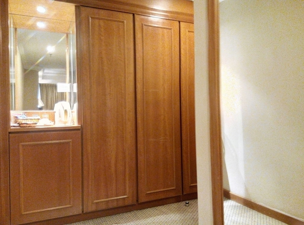 Imagen de la habitación del Hotel MANDARIN COURT. Foto 12