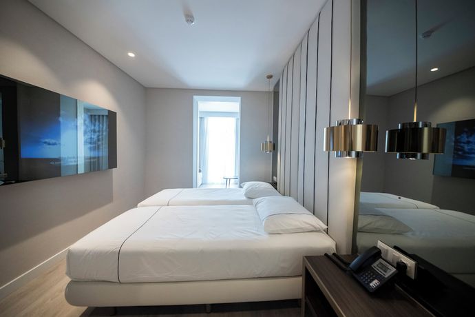 Imagen de la habitación del Hotel M'AR De AR Auria. Foto 9