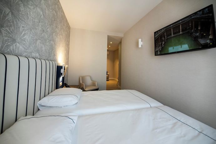 Imagen de la habitación del Hotel M'AR De AR Auria. Foto 12