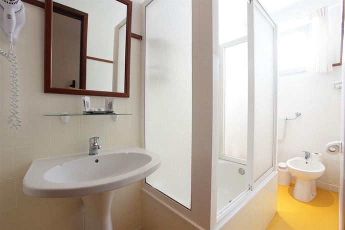 Imagen de la habitación del Hotel MAR E SOL. Foto 13