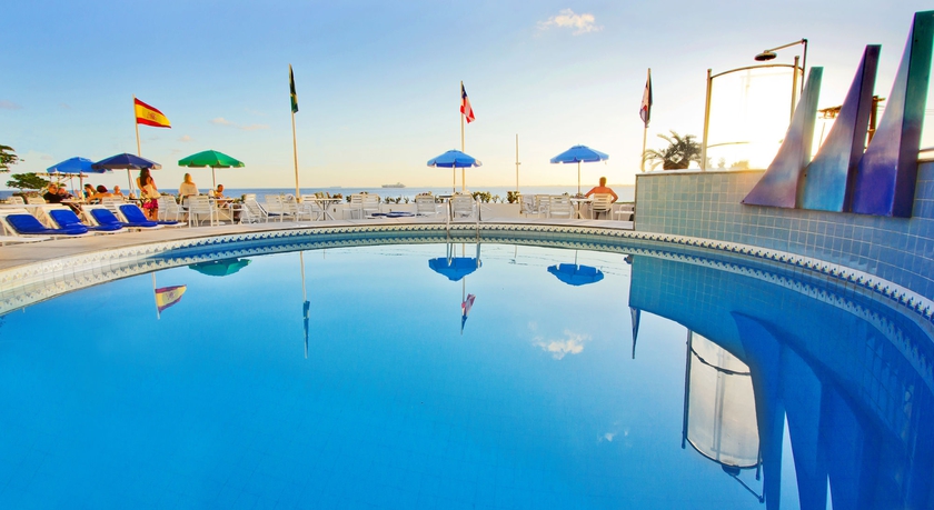 Imagen de la piscina del Hotel MARAZUL, Salvador. Foto 16
