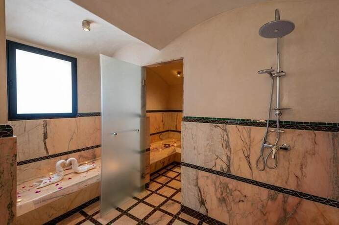 Imagen general del Hotel MARIA TOWERS. Foto 3