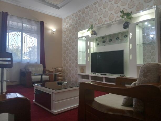 Imagen de la habitación del Hotel MARKDON VILLAGE HOTEL. Foto 8