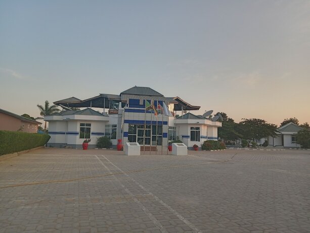 Imagen general del Hotel MARKDON VILLAGE HOTEL. Foto 3