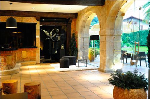 Imagen general del Hotel MARQUESES DE VALBUENA. Foto 3