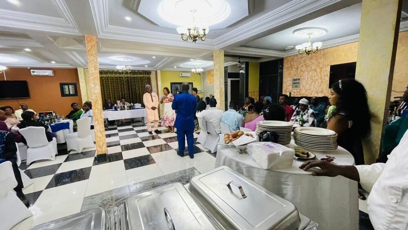 Imagen del bar/restaurante del Hotel MARVEL HOTEL BUEA. Foto 2
