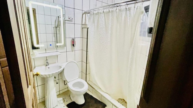 Imagen de la habitación del Hotel MARVEL HOTEL BUEA. Foto 4