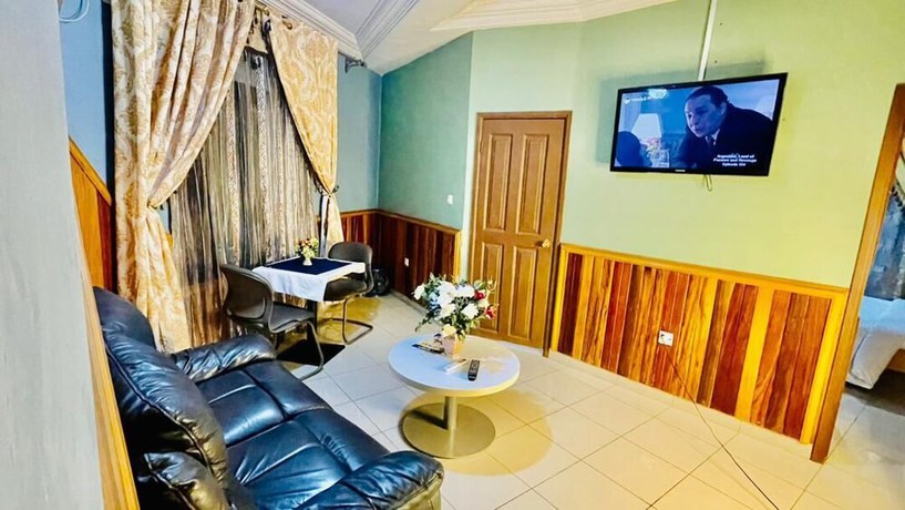 Imagen de la habitación del Hotel MARVEL HOTEL BUEA. Foto 5