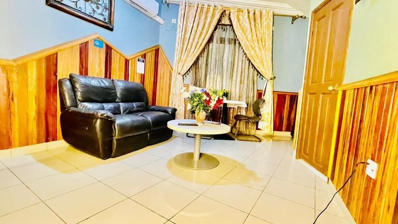 Imagen de la habitación del Hotel MARVEL HOTEL BUEA. Foto 12