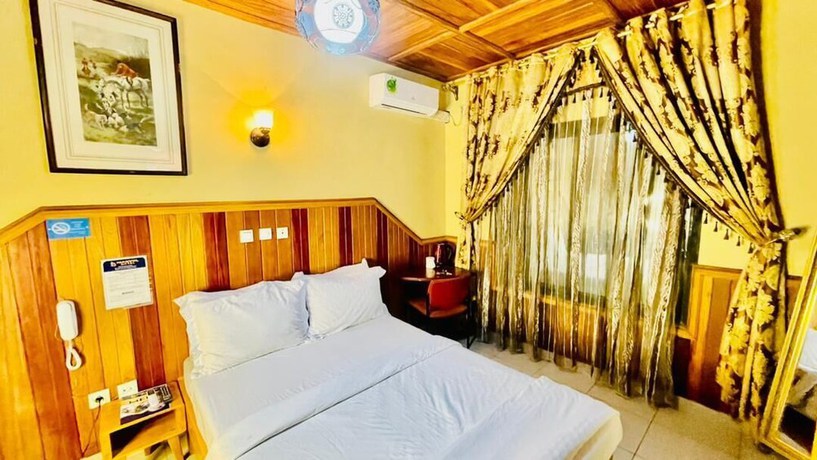 Imagen de la habitación del Hotel MARVEL HOTEL BUEA. Foto 13