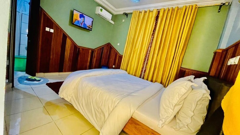 Imagen de la habitación del Hotel MARVEL HOTEL BUEA. Foto 15
