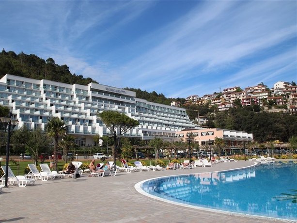 Imagen general del Hotel MASLINICA Mimosa Lido Palace. Foto 9