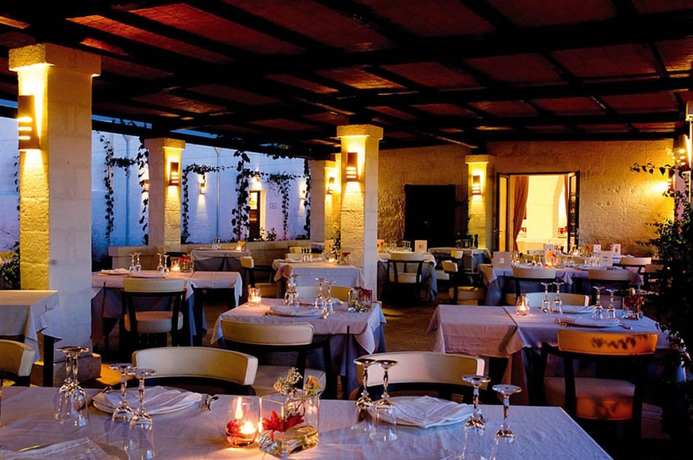 Imagen del bar/restaurante del Hotel MASSERIA TORRE MAIZZA. Foto 3