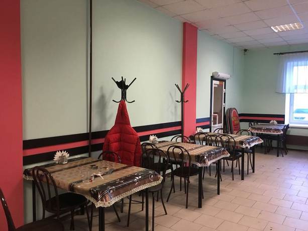 Imagen del bar/restaurante del Hotel MAXROOMS Barnaul Sibiria. Foto 4