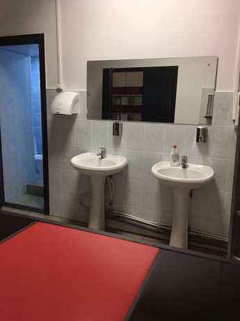 Imagen del bar/restaurante del Hotel MAXROOMS Barnaul Sibiria. Foto 6