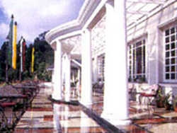 Imagen de los exteriores del Hotel MAY FAIR. Foto 6