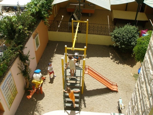 Imagen general del Hotel MAY GARDEN CLUB. Foto 5