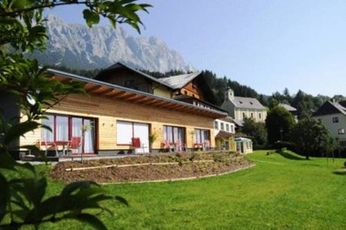 Imagen general del Hotel MAYER - Wirtshaus und Dorfhotel. Foto 5