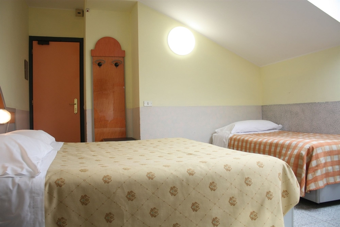 Imagen de la habitación del Hotel MAZZINI. Foto 7