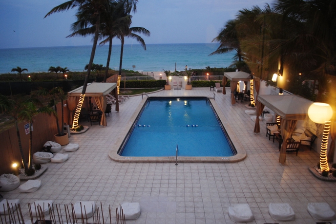 Imagen de la piscina del Hotel MB Hotel, Trademark Collection by Wyndham. Foto 16