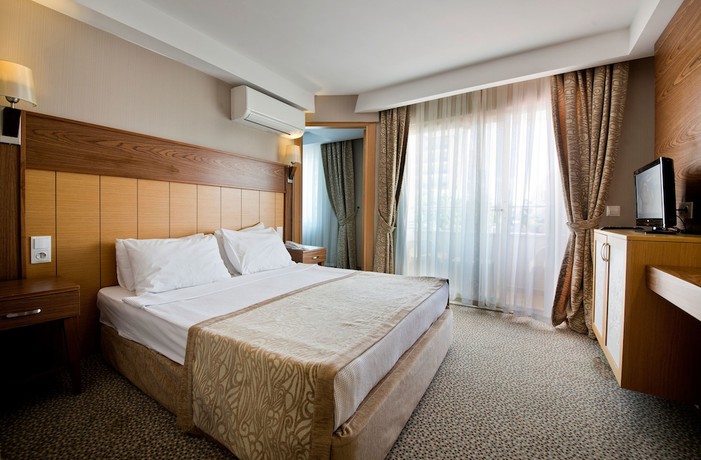 Imagen de la habitación del Hotel MC Beach Park Resort. Foto 4