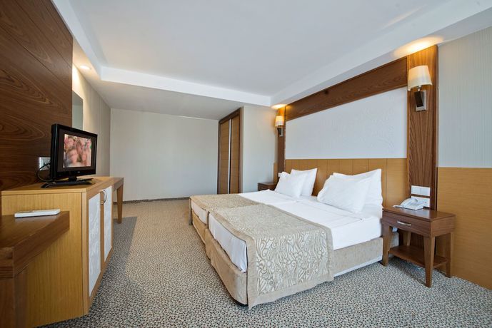 Imagen de la habitación del Hotel MC Beach Park Resort. Foto 5