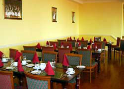 Imagen del bar/restaurante del Hotel MCENIFF ARD RI. Foto 2