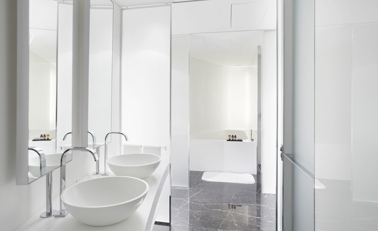 Imagen de la habitación del Hotel ME London Hotel. Foto 11