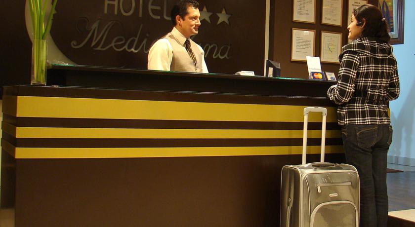 Imagen de los interiores del Hotel MEDIA LUNA. Foto 8