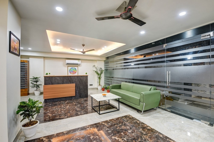 Imagen de los interiores del Hotel MEHU RESIDENCY. Foto 12