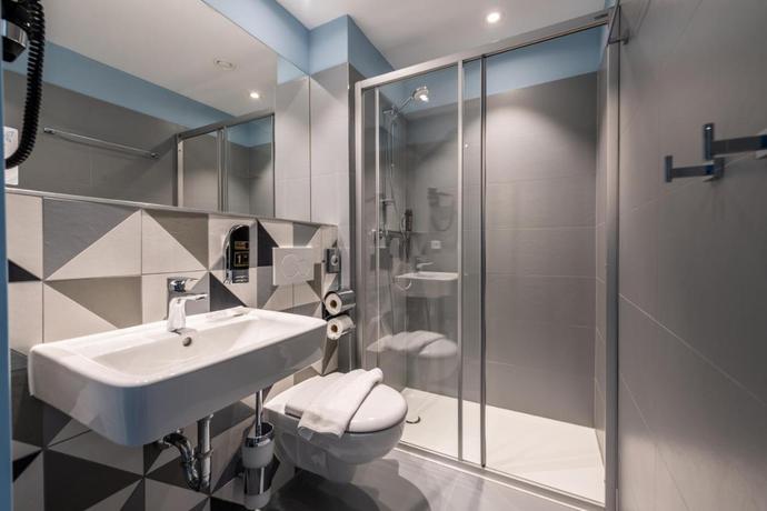 Imagen de la habitación del Hotel MEININGER Innsbruck Zentrum. Foto 7