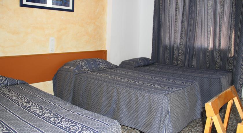 Imagen general del Hotel MENGUAL, Gand&iacute;a. Foto 5