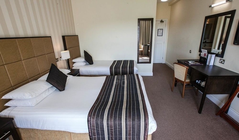 Imagen de la habitación del Hotel MENLO PARK. Foto 5