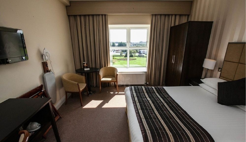 Imagen de la habitación del Hotel MENLO PARK. Foto 6